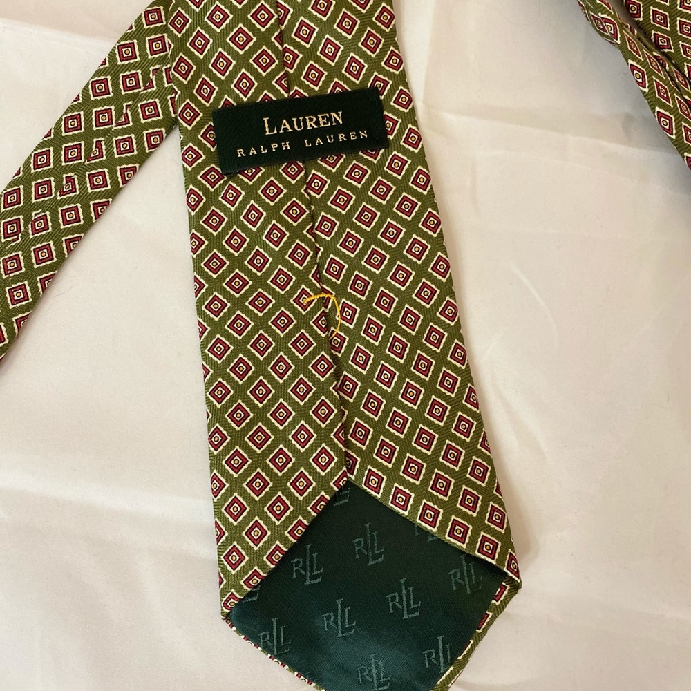 Lauren by Ralph Lauren silk tie. 3.75”